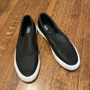 Zara Men’s Black Slip on Sneakers